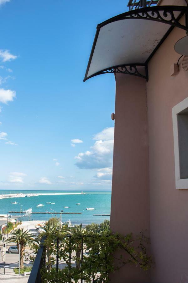 La Dolce Vista - B&B Di Charme Manfredonia Exteriör bild