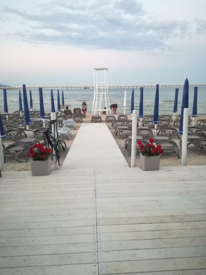 La Dolce Vista - B&B Di Charme Manfredonia Exteriör bild